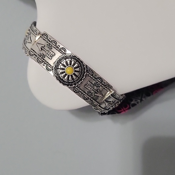 Paparazzi 7 pieces of jewelry bundle - Picture 9 of 10